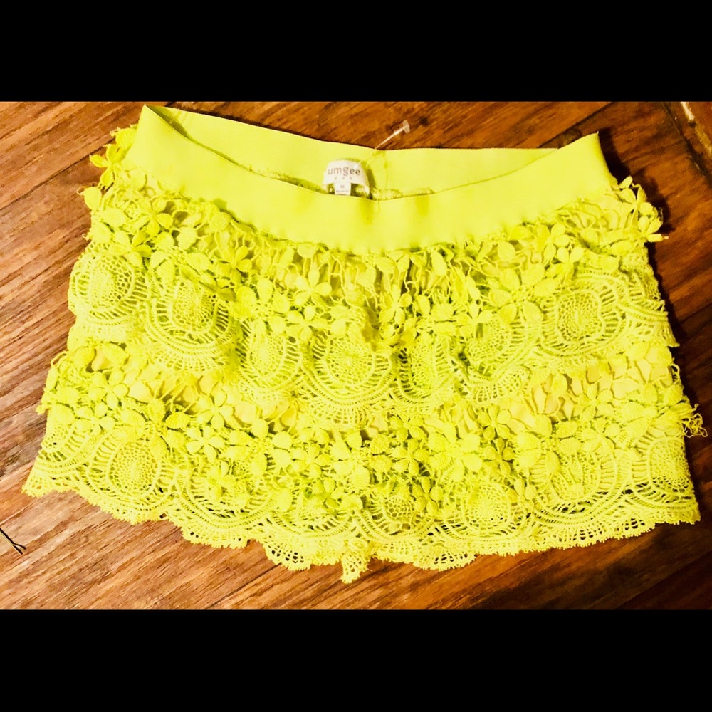 Buy the cutest shorts ang scarf is free